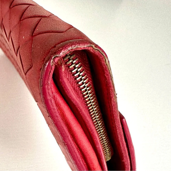 Bottega Veneta Red Intrecciato Woven Leather Wallet Authentic | Made in Italy - Picture 14 of 15